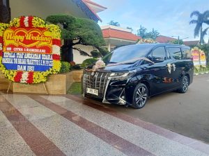 Rental Mobil Alphard Jakarta Timur